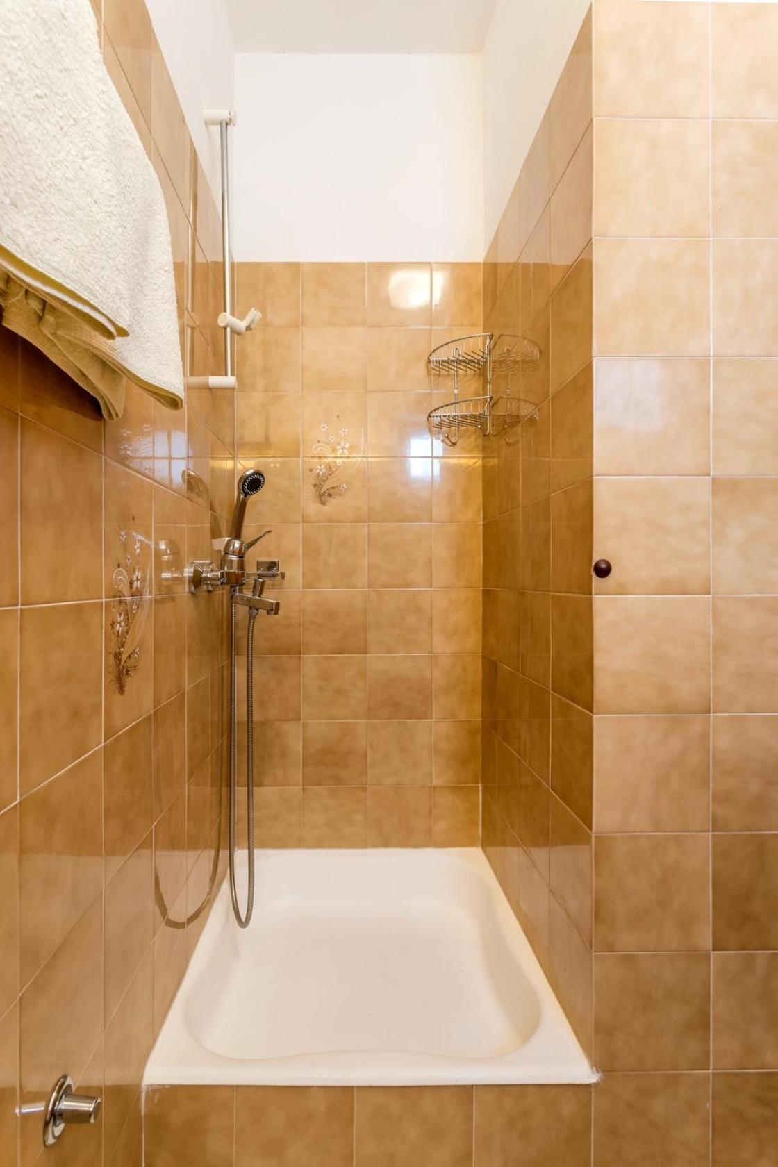 Apartments&rooms with parking space Baska Voda, Makarska - 301 Rum bild