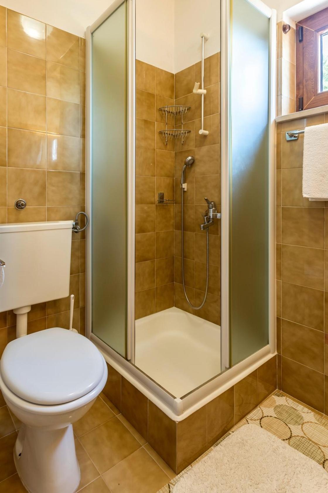 Apartments&rooms with parking space Baska Voda, Makarska - 301 Rum bild