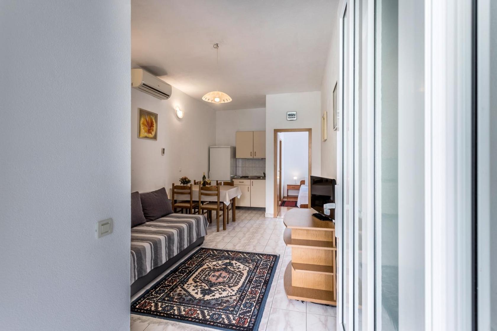 Apartments&rooms with parking space Baska Voda, Makarska - 301 Rum bild