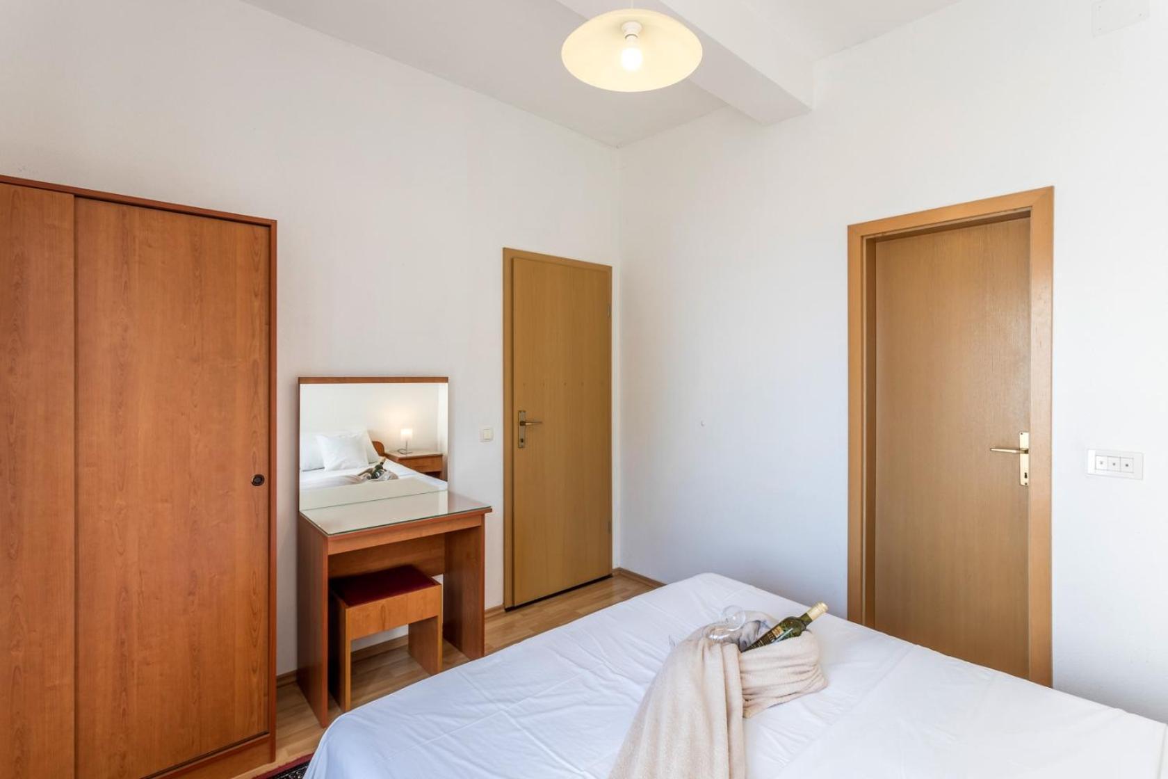 Apartments&rooms with parking space Baska Voda, Makarska - 301 Rum bild