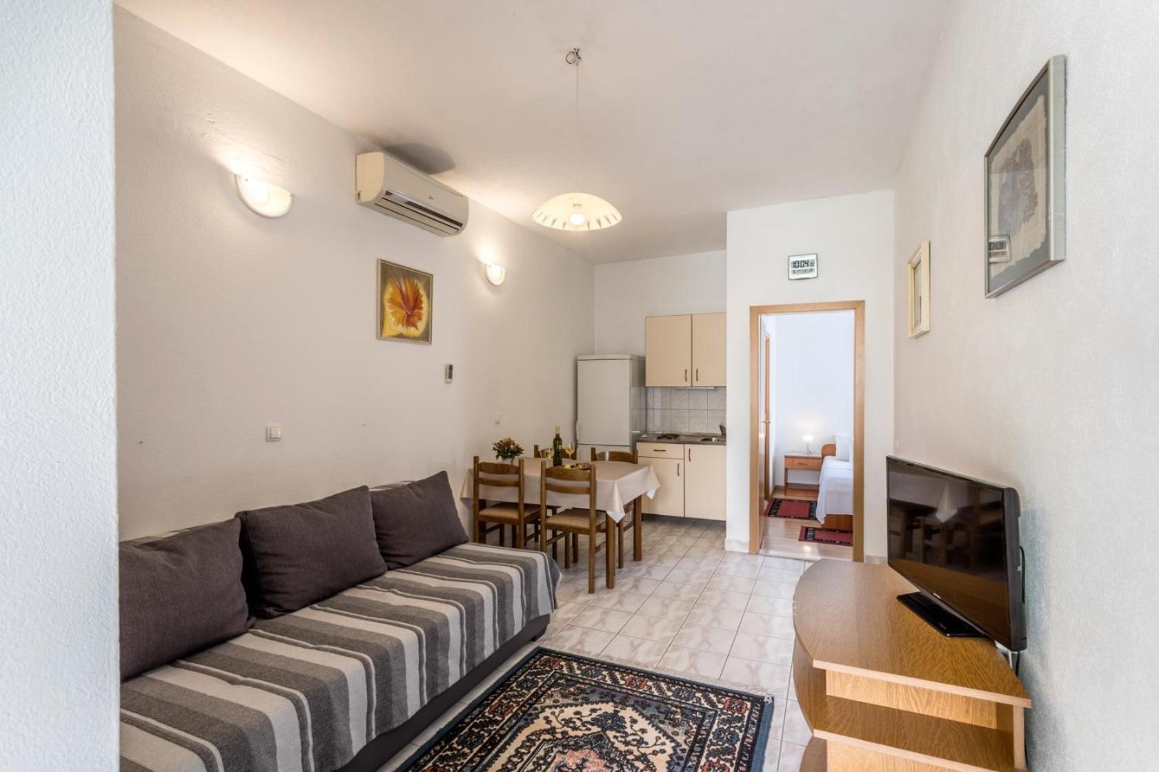 Apartments&rooms with parking space Baska Voda, Makarska - 301 Rum bild